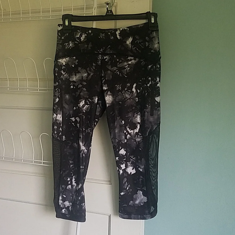 Lululemon Athletica Cropped Leggings Tights Mesh Sides Active Yoga Work Out Run